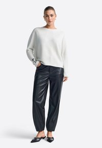 Пуловер Пуловер