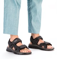 Сандалии Сандалии