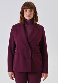 Костюм Костюм