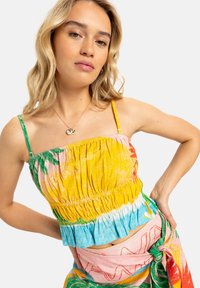 Топ на бретельках Топ на бретельках