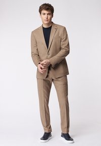 Костюм Костюм