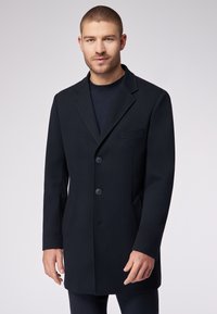 Короткое пальто Короткое пальто