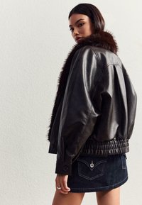 Кожаная куртка Кожаная куртка