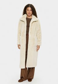 Пальто Пальто