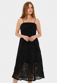 Топ на бретельках Топ на бретельках