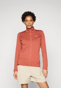 Спортивная куртка Спортивная куртка