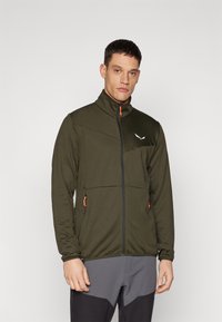 Спортивная куртка Спортивная куртка