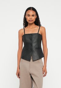 Топ на бретельках Топ на бретельках