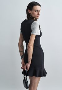 Вязаное платье Вязаное платье