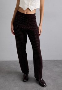 Широкие брюки Широкие брюки