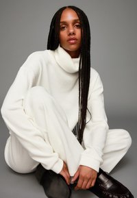 Толстовка Толстовка