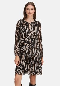 Платье Платье