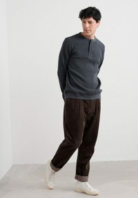 Лонгслив Лонгслив