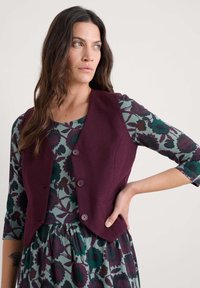 Жилет Жилет