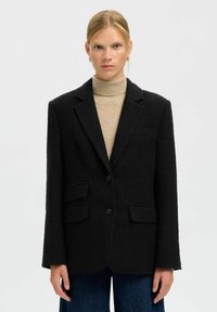 Короткое пальто Короткое пальто