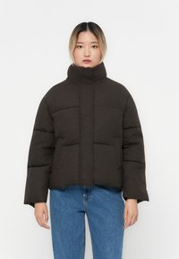 Зимняя куртка Зимняя куртка