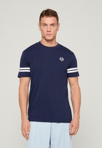 Футболка Футболка