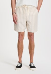 Шорты Шорты