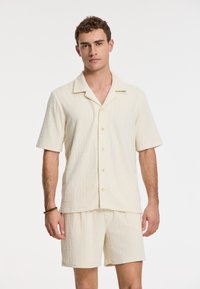 Шорты Шорты