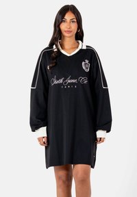 Вязаное платье Вязаное платье