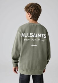 Пуловер Пуловер