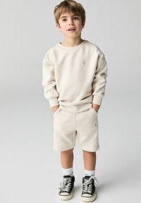 Шорты Шорты