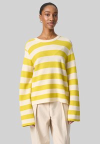 Пуловер в полоску Пуловер в полоску