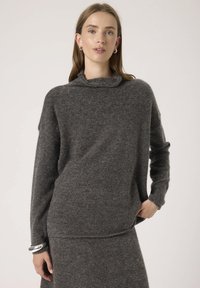 Пуловер Пуловер