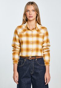 Фланелевая рубашка Фланелевая рубашка