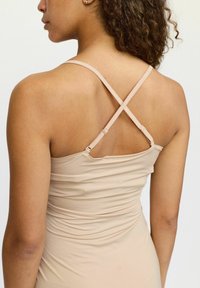 Короткое платье Короткое платье