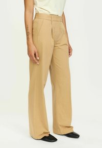 Широкие брюки Широкие брюки