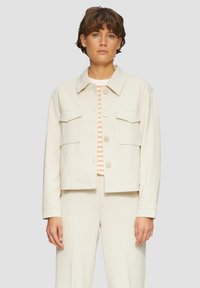 Куртка с накладнымит карманами Куртка с накладнымит карманами