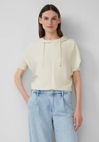 Пуловер с капюшоном Пуловер с капюшоном