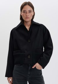 Короткая куртка Короткая куртка