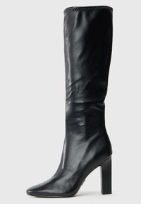 Высокие сапоги Высокие сапоги