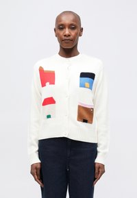 Жаккардовая вязаная кофта Жаккардовая вязаная кофта