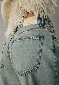 Джинсы Джинсы