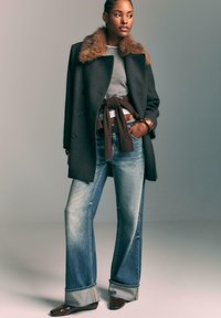 Короткое пальто Короткое пальто