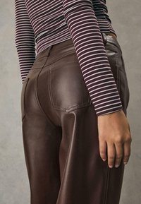 Широкие брюки Широкие брюки