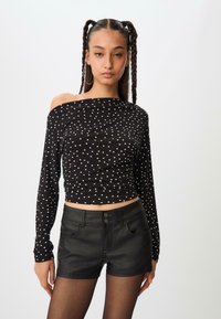 Шорты Шорты