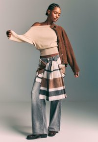 Пуловер Пуловер