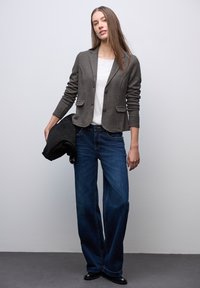 Блейзер Блейзер