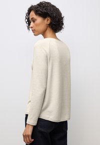 Пуловер Пуловер