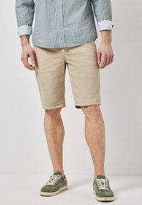 Шорты Шорты