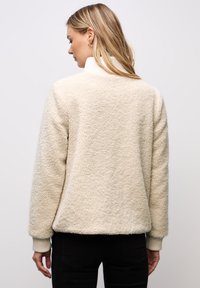 Флисовая куртка Флисовая куртка