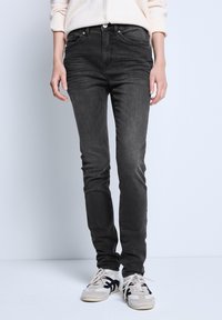 Джинсы Джинсы