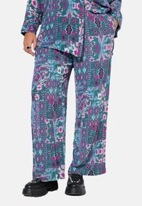 Широкие брюки Широкие брюки