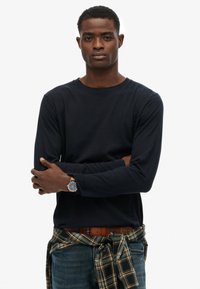 Лонгслив Лонгслив