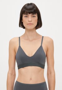 Бюстгальтер Бюстгальтер