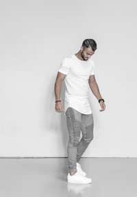 Футболка Футболка